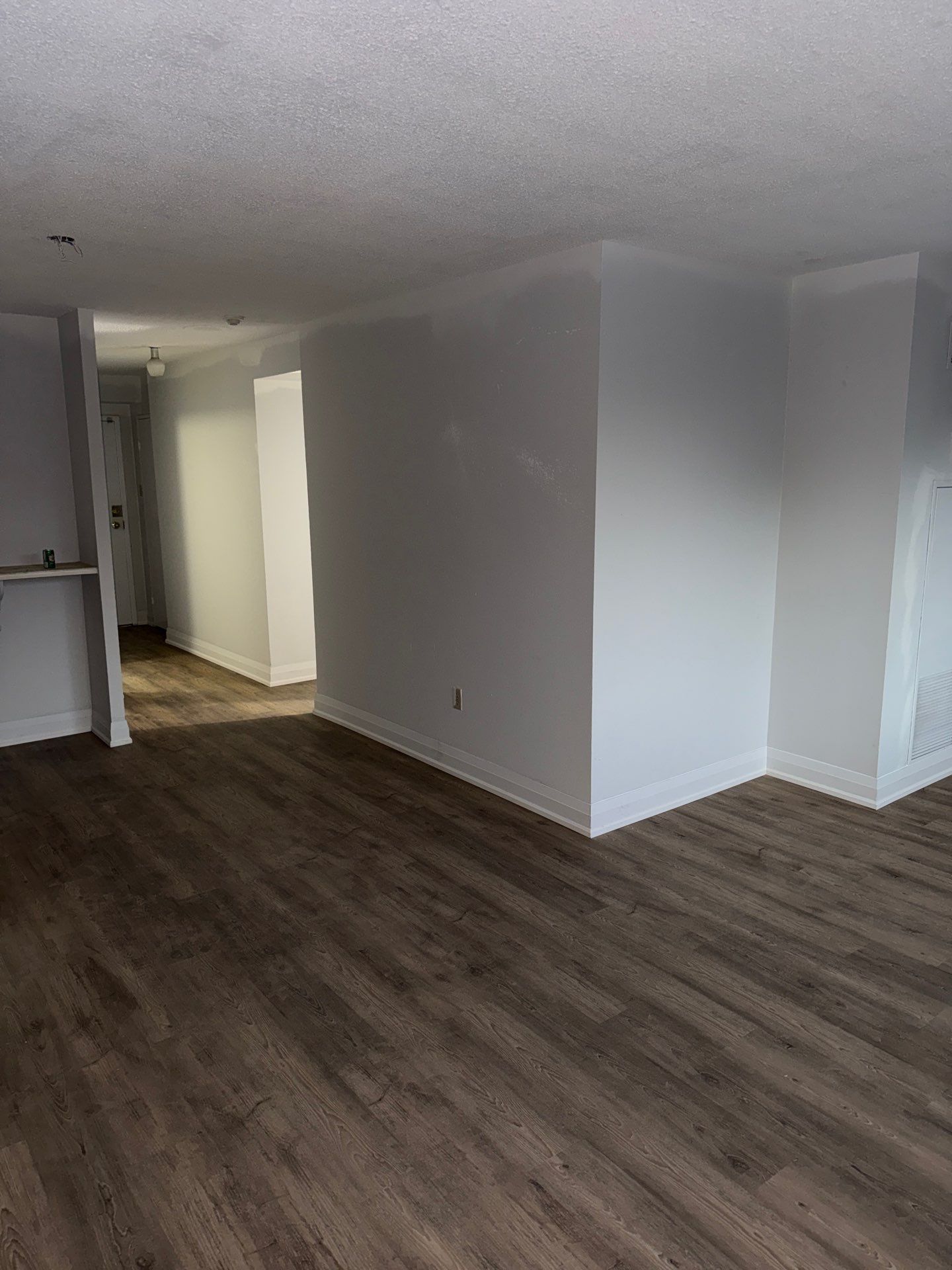 SmartDrop 7 Cashmere vinyl flooring installed in a Mississauga condominium living area